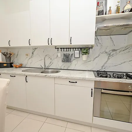 Apartment Amarena 023 *